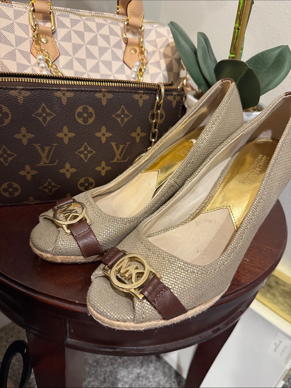 Michael Kors Beige Espadrille Wedge Pumps sz 7 women’s shoes brown gold